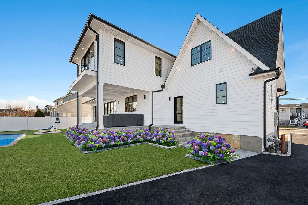 42 Waterview Avenue, Massapequa, NY 11758