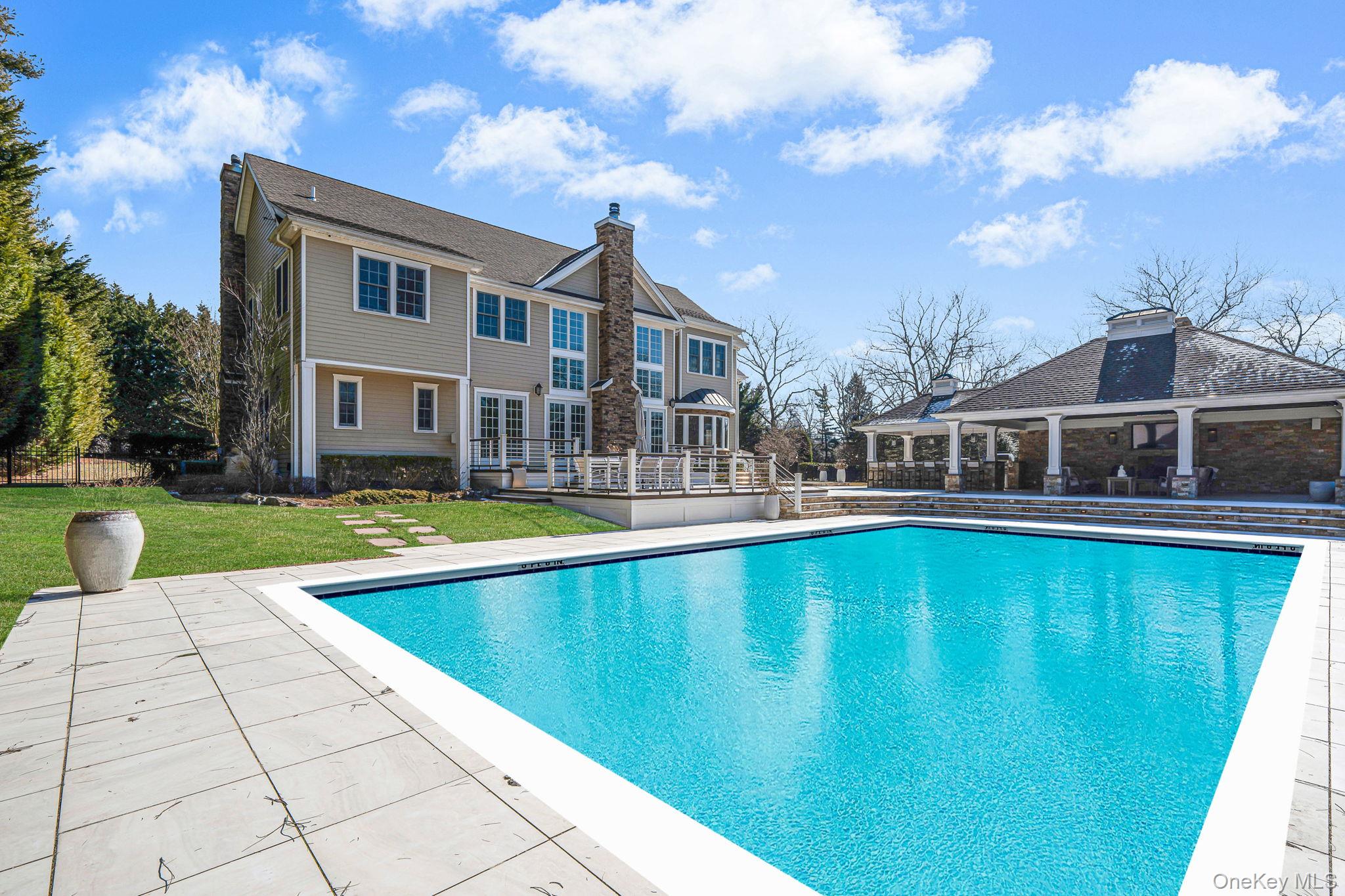 9 Vanderbilt Parkway, Dix Hills, NY 11746