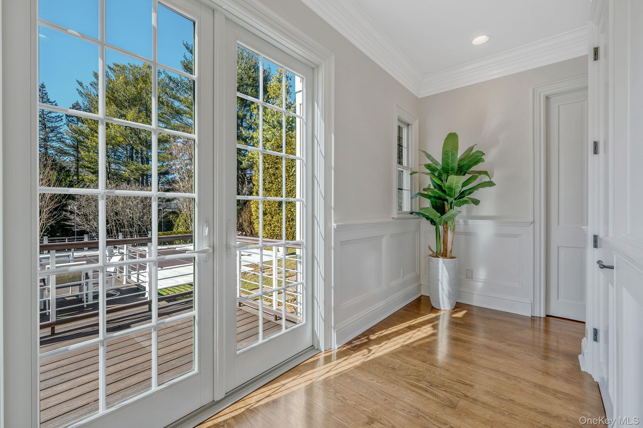 9 Vanderbilt Parkway, Dix Hills, NY 11746