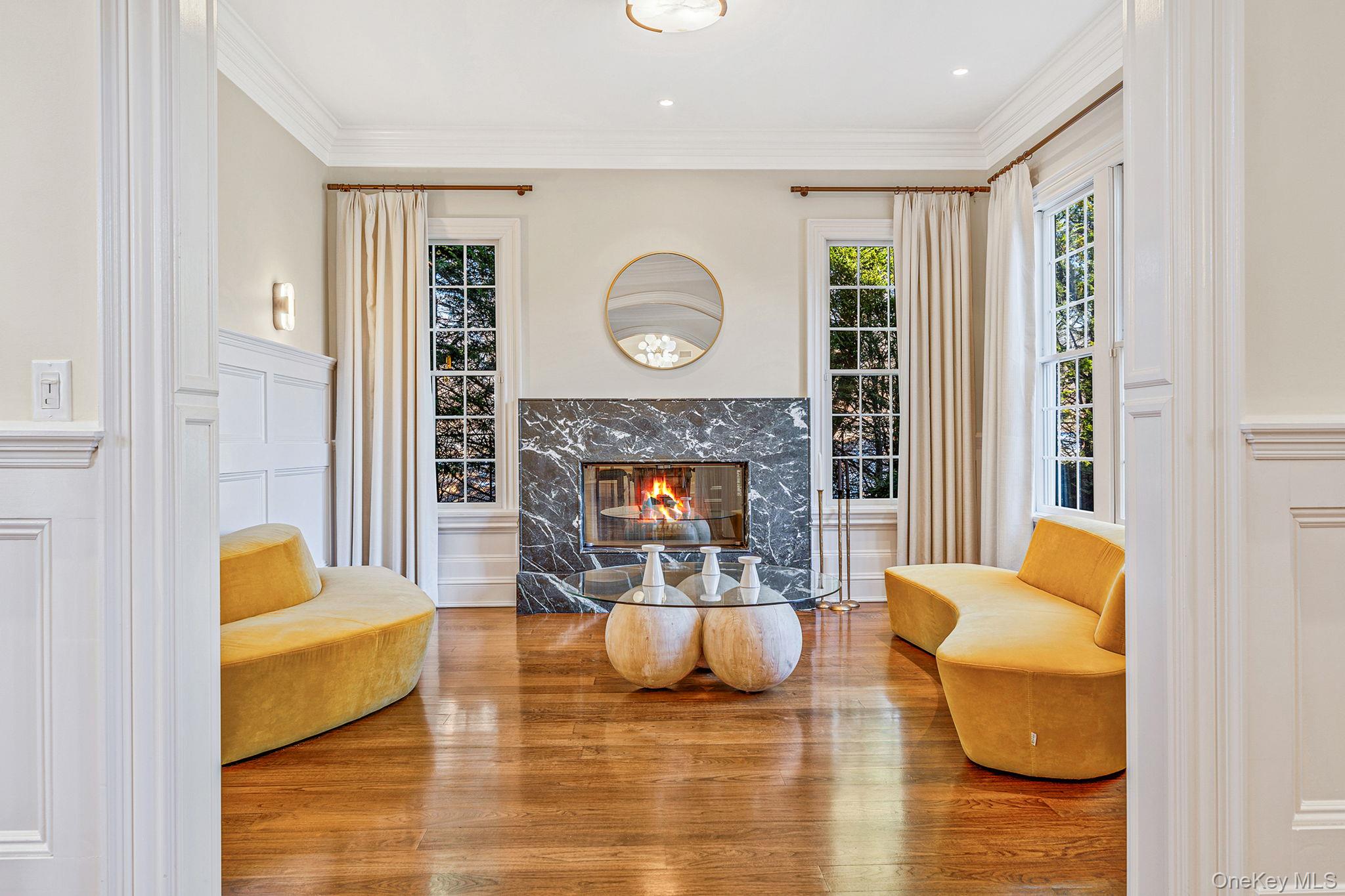 9 Vanderbilt Parkway, Dix Hills, NY 11746