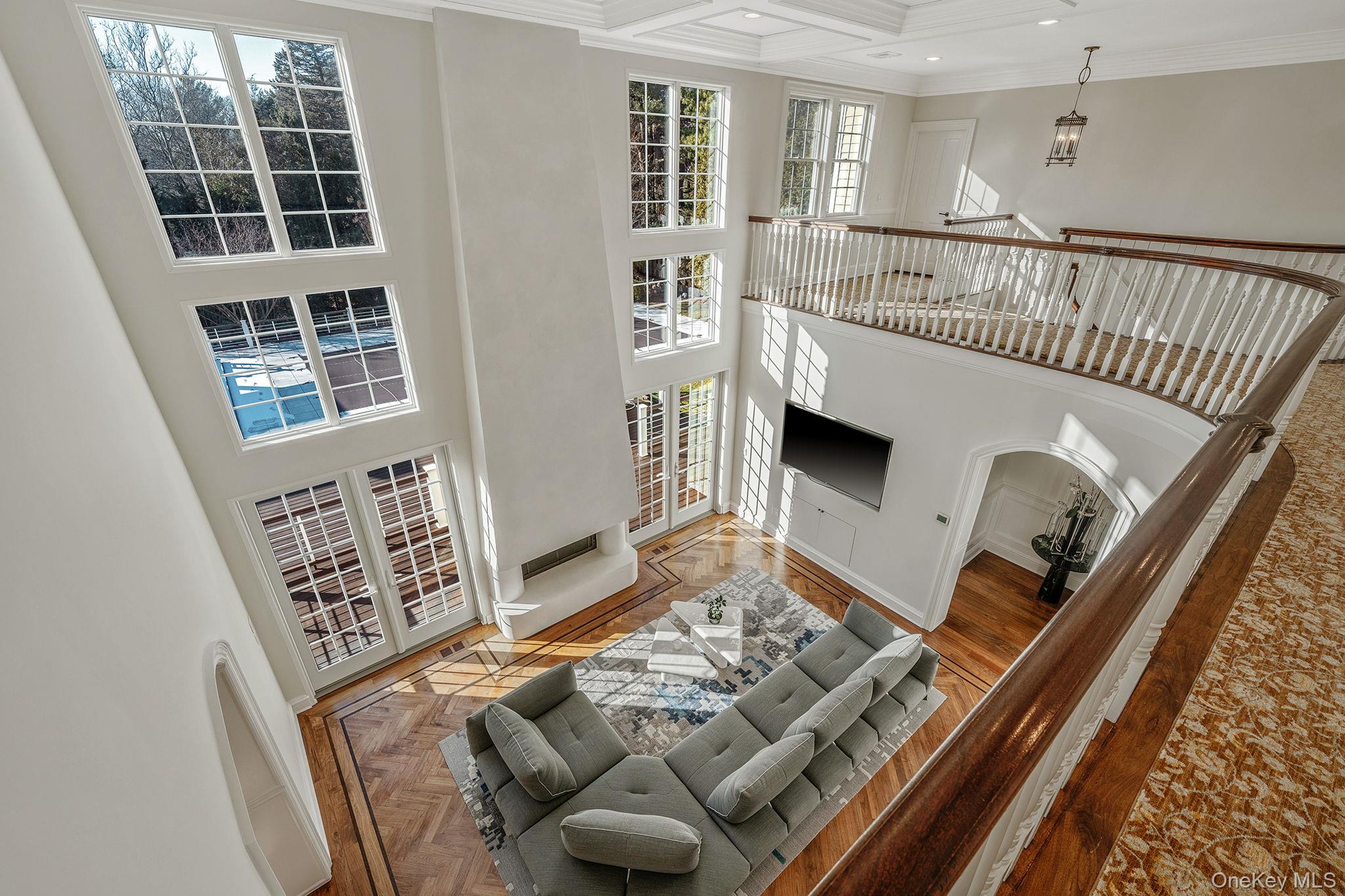 9 Vanderbilt Parkway, Dix Hills, NY 11746