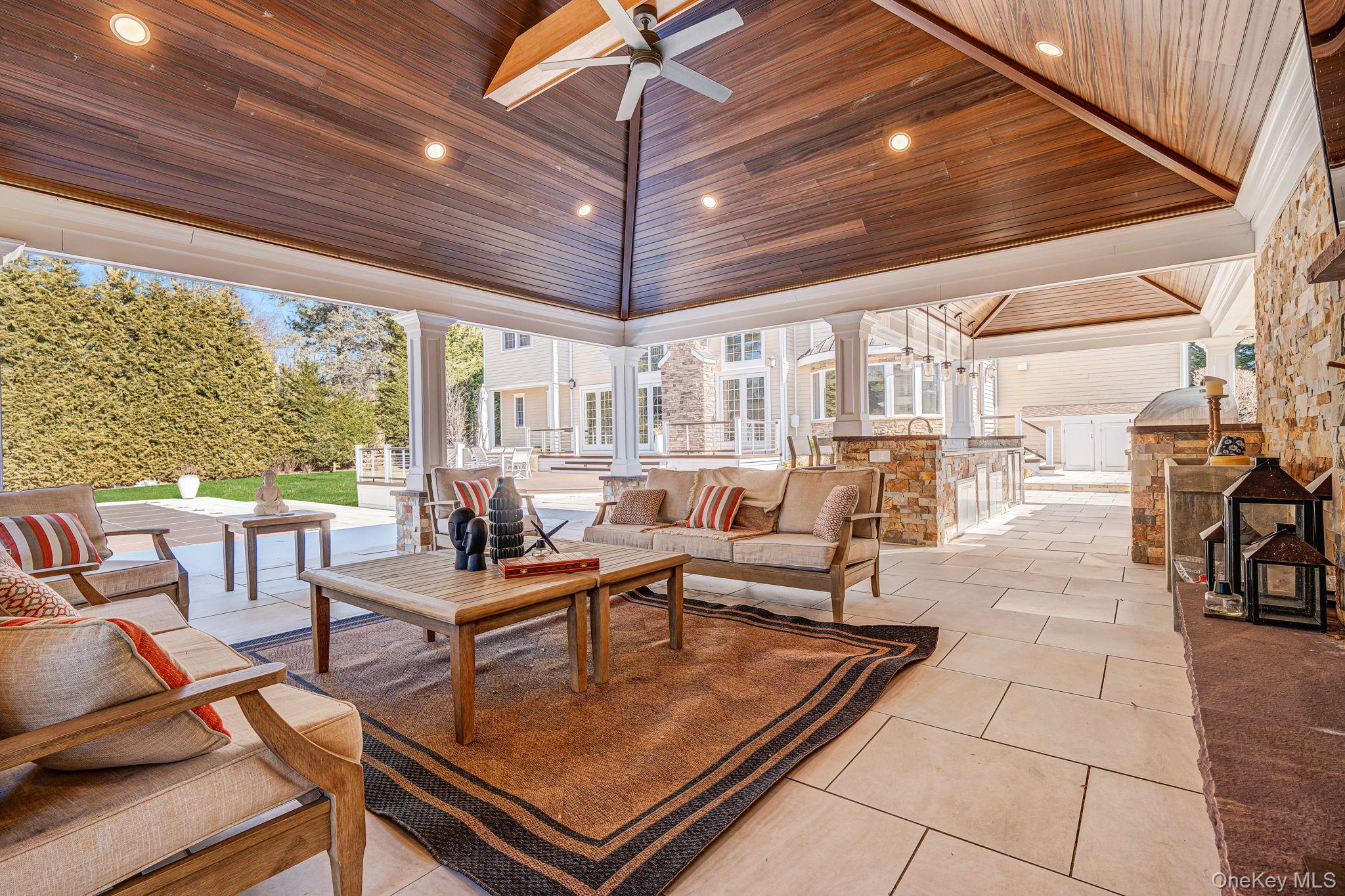 9 Vanderbilt Parkway, Dix Hills, NY 11746