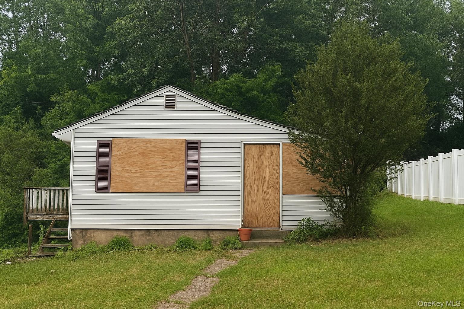 64 Floradan Road, Putnam Valley, NY 10579