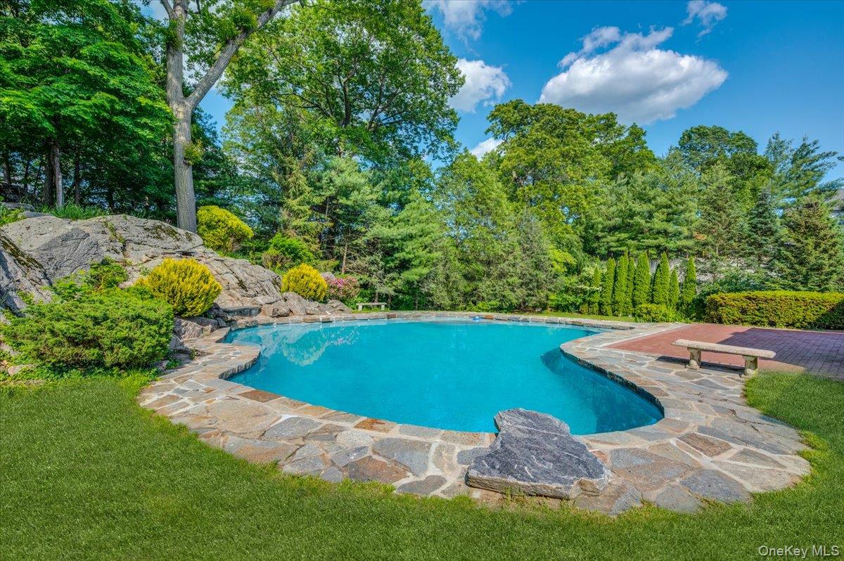 14 Lakeside Drive, Rye, NY 10580