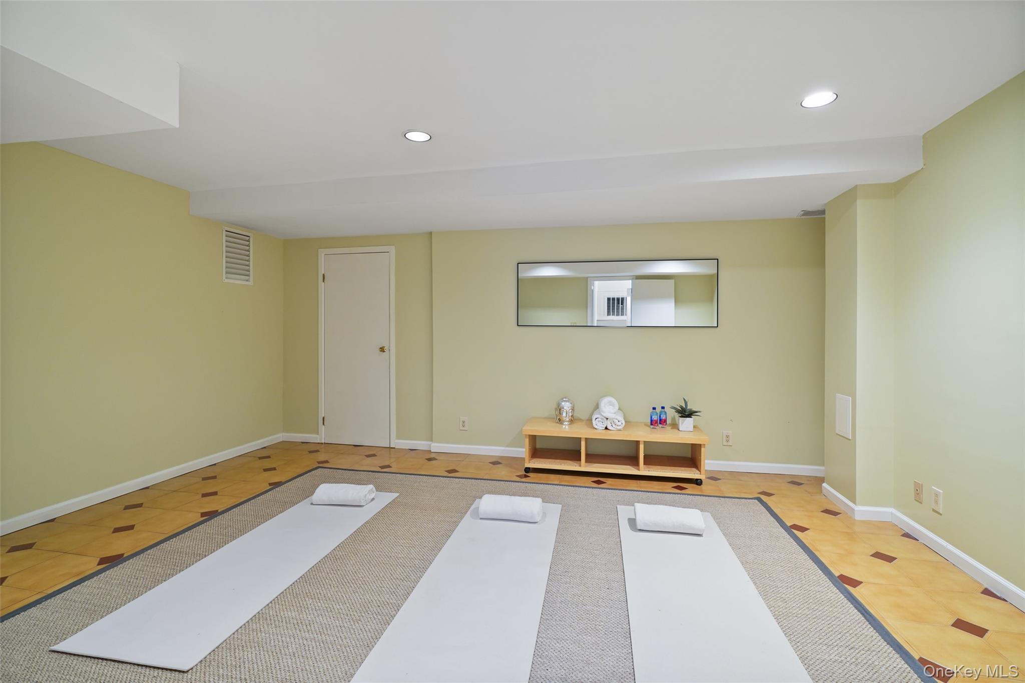 14 Lakeside Drive, Rye, NY 10580