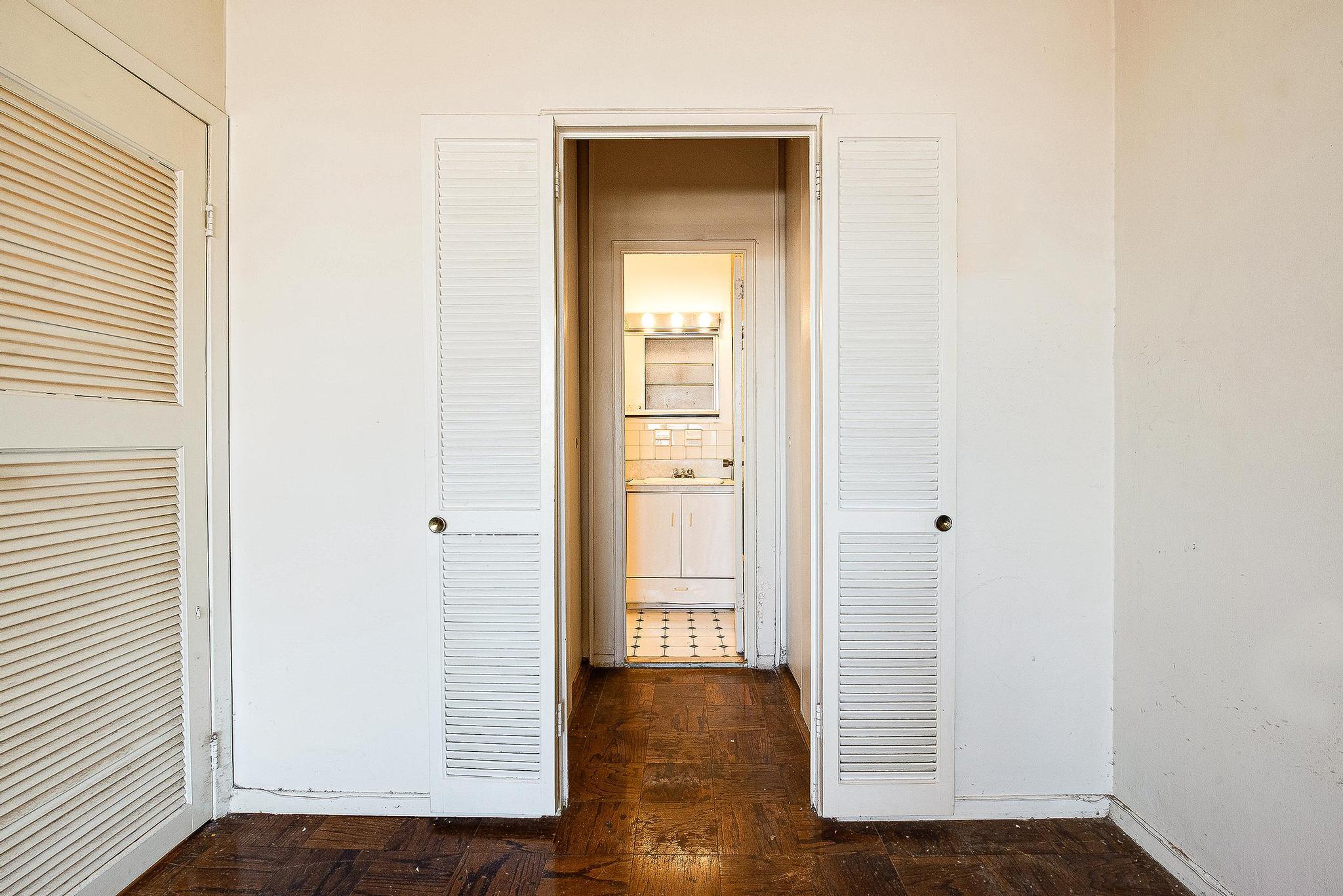 70-25 Yellowstone Boulevard # 18A, Forest Hills, NY 11375