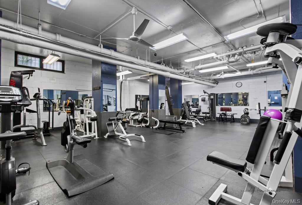 70-25 Yellowstone Boulevard # 24B, Forest Hills, NY 11375