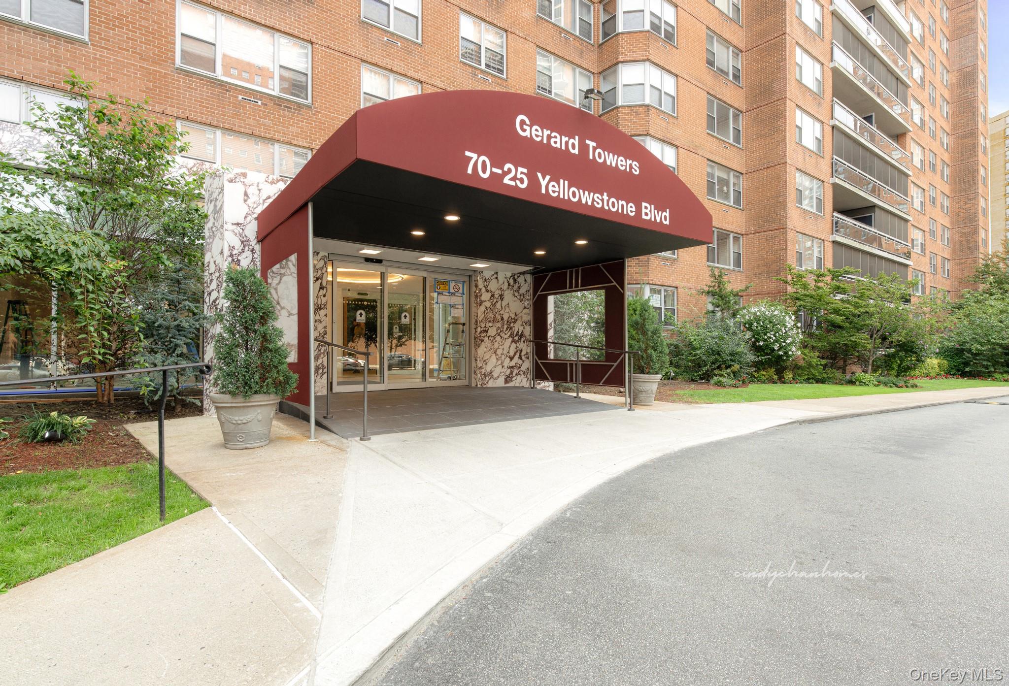 70-25 Yellowstone Boulevard # 24B, Forest Hills, NY 11375