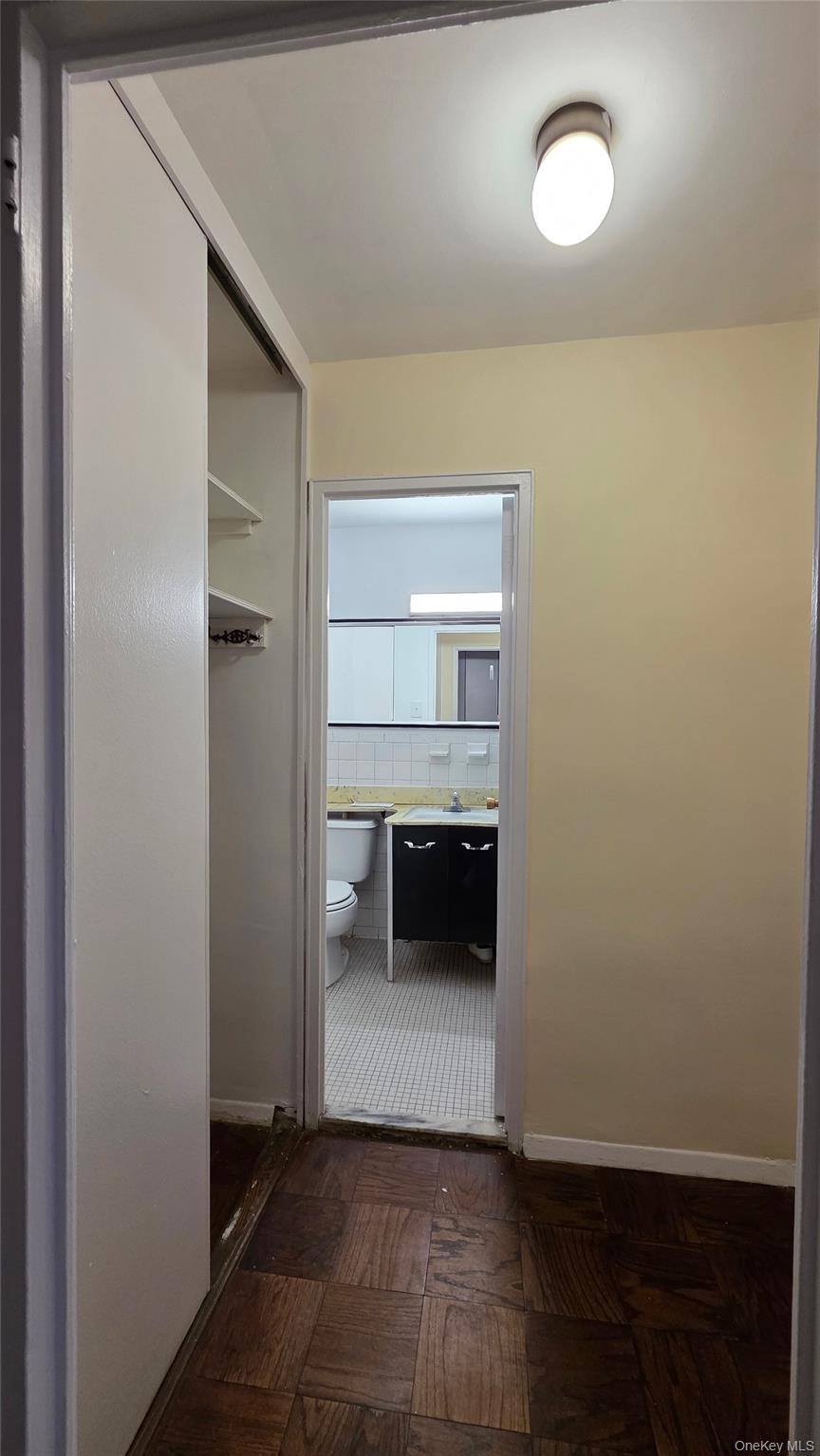 70-25 Yellowstone Boulevard # 24B, Forest Hills, NY 11375