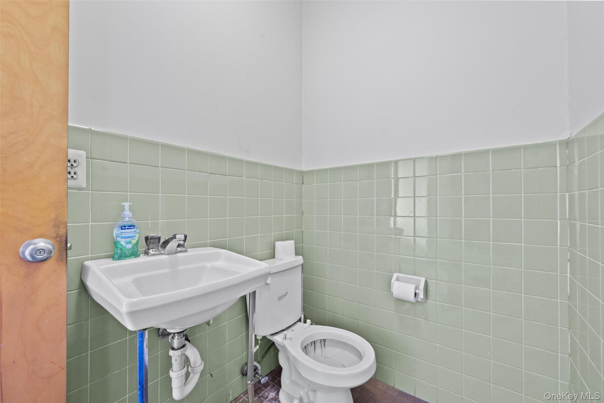 90 Scofield Street, Walden, NY 12586