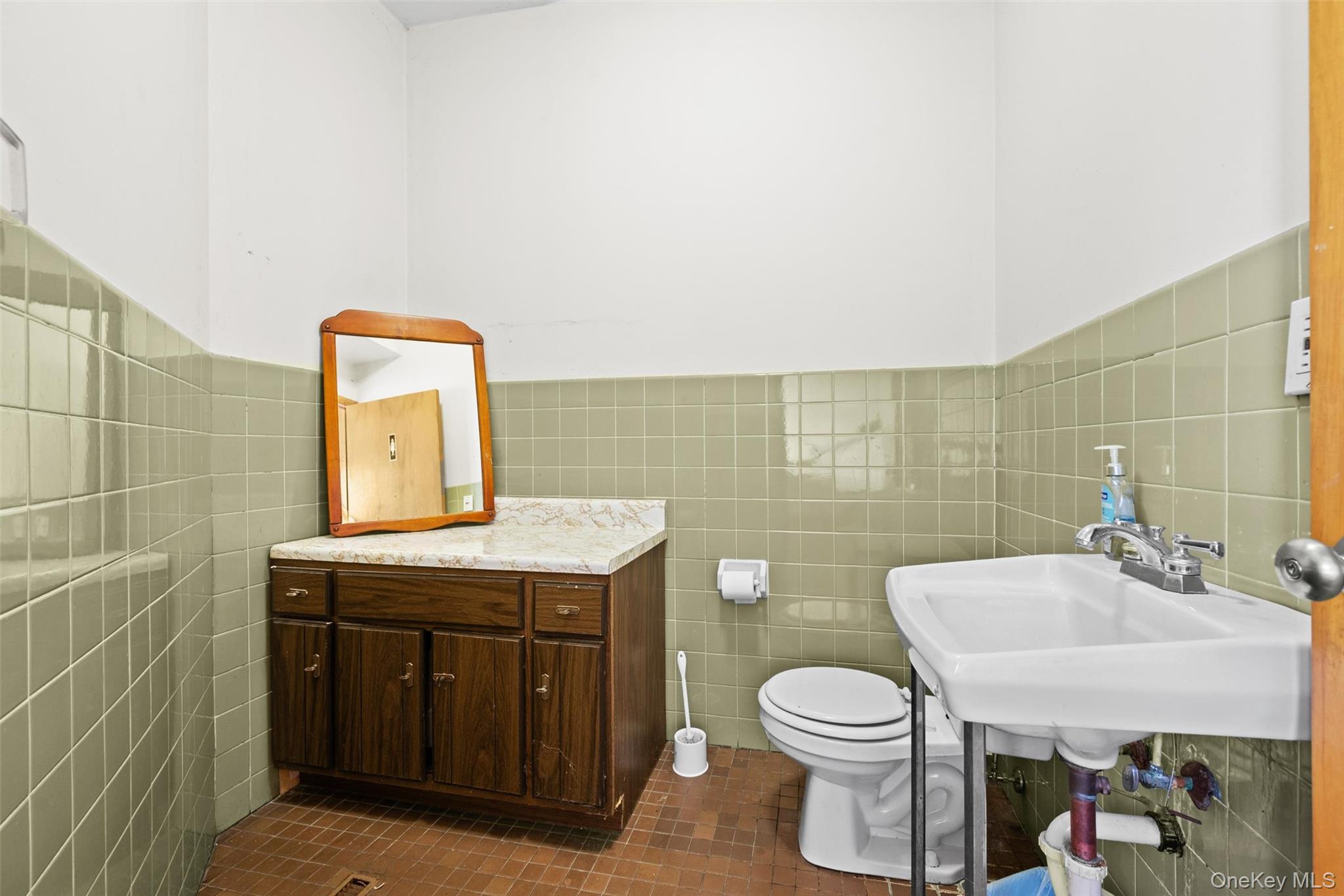 90 Scofield Street, Walden, NY 12586