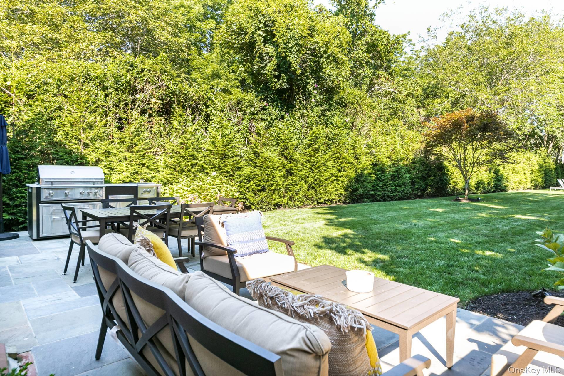 33 Halsey Avenue, Southampton, NY 11968