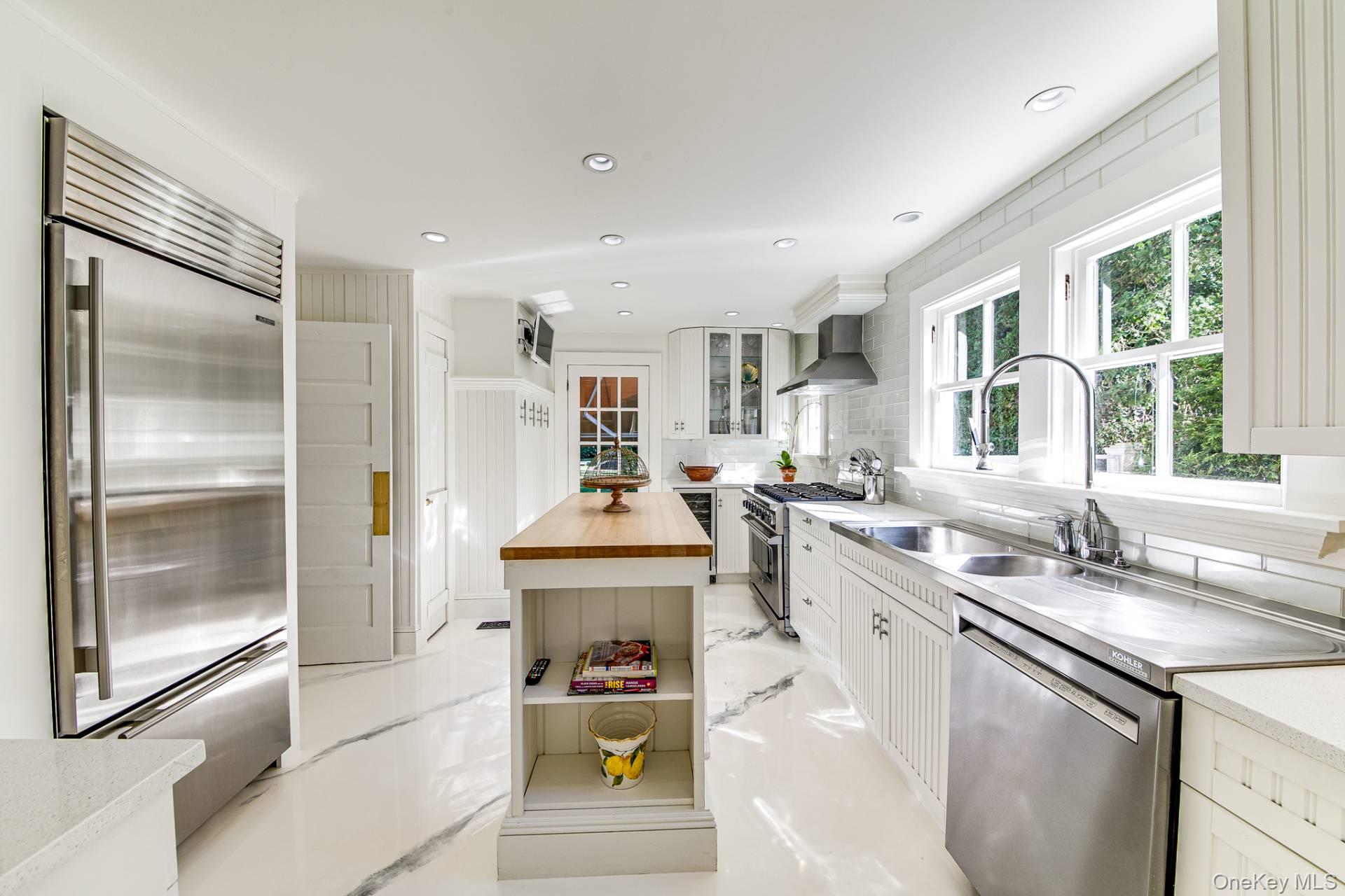 33 Halsey Avenue, Southampton, NY 11968