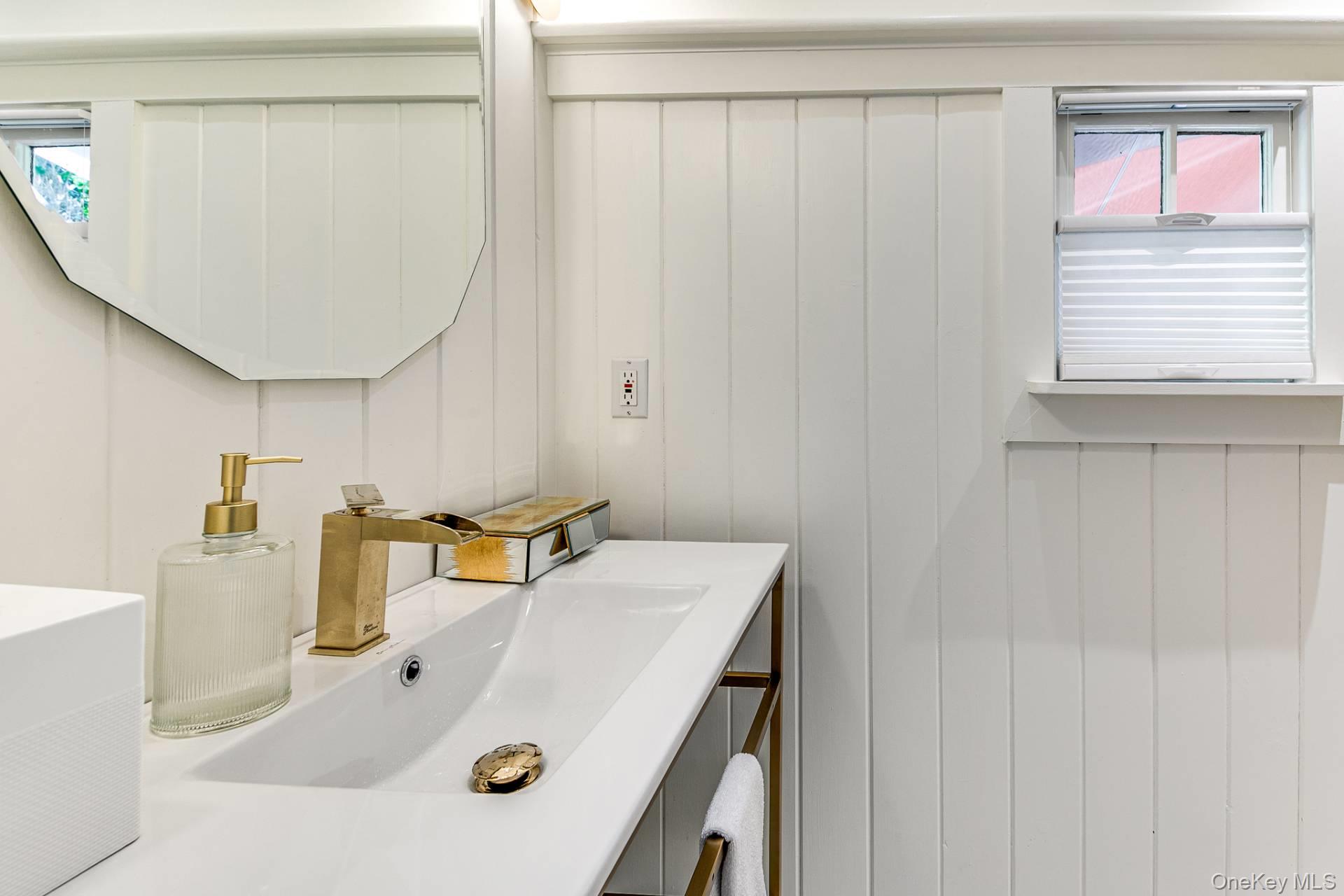 33 Halsey Avenue, Southampton, NY 11968