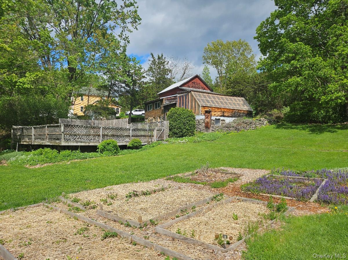 807 Lucas Avenue Extension, Hurley, NY 12443