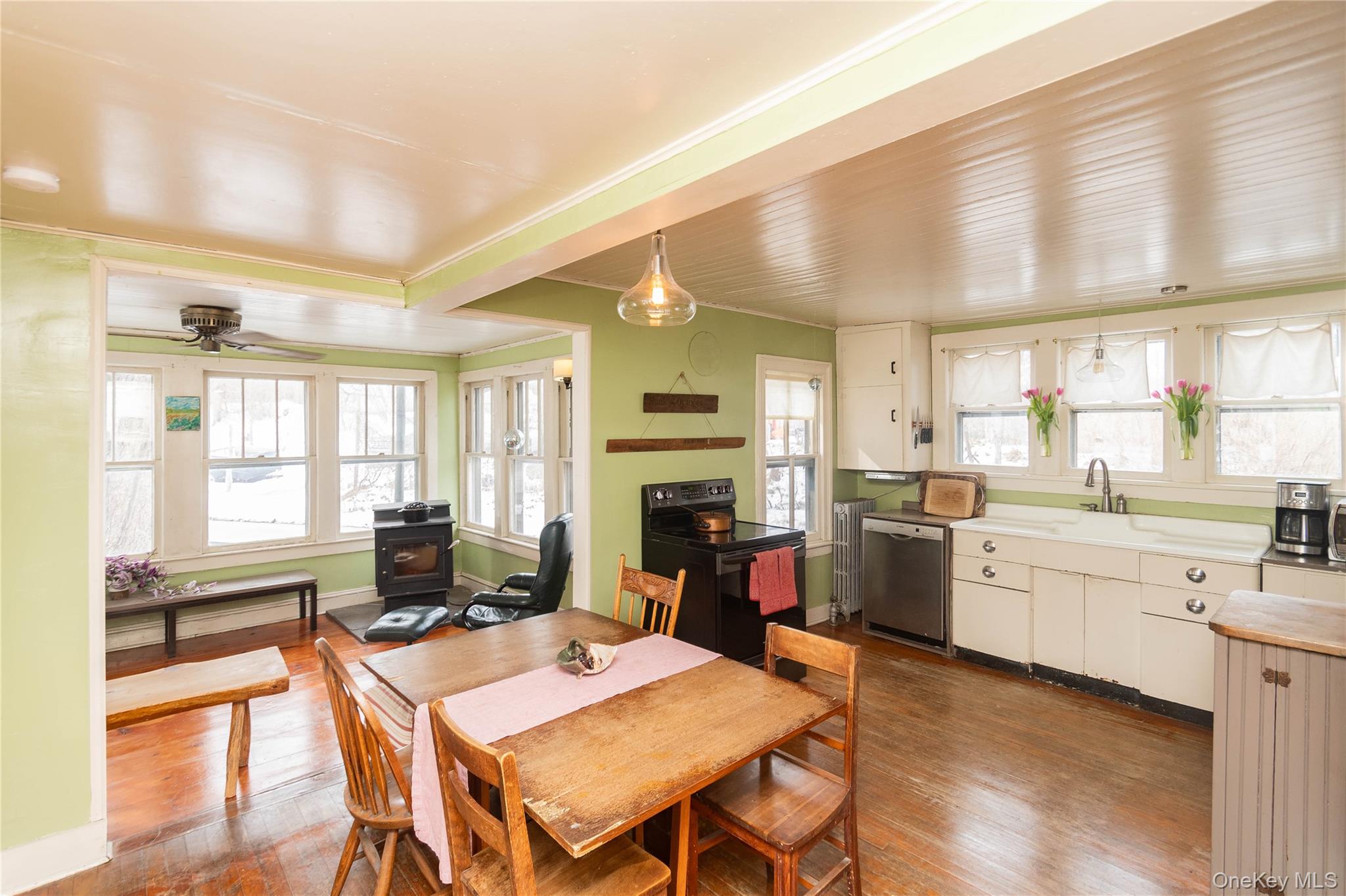 807 Lucas Avenue Extension, Hurley, NY 12443