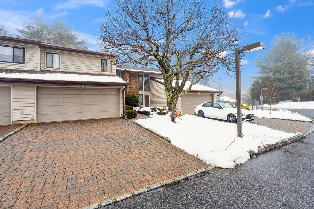 54 Maple Run Drive, Jericho, NY 11753