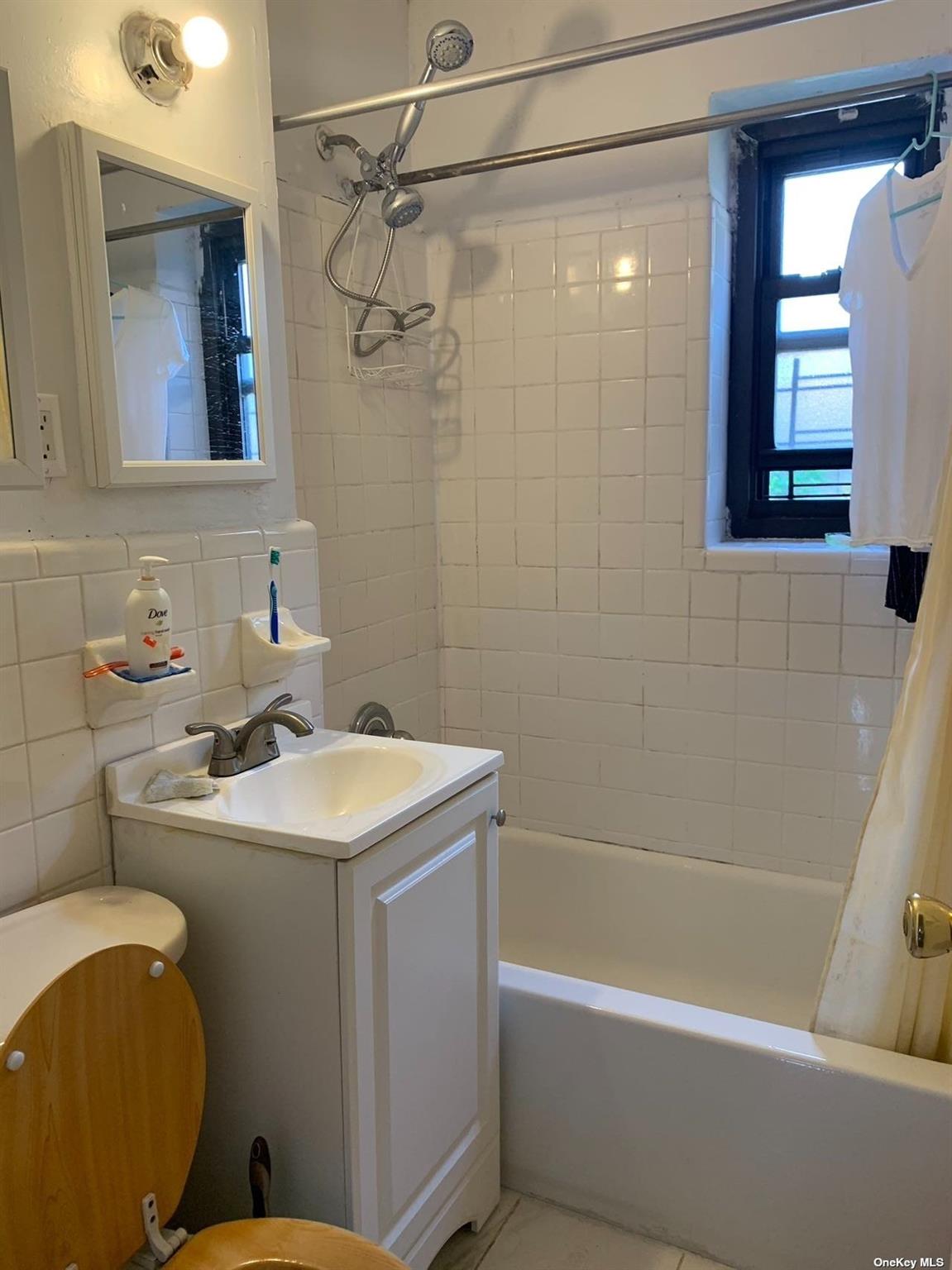 144-04 77th Road # 1C, Flushing, NY 11367