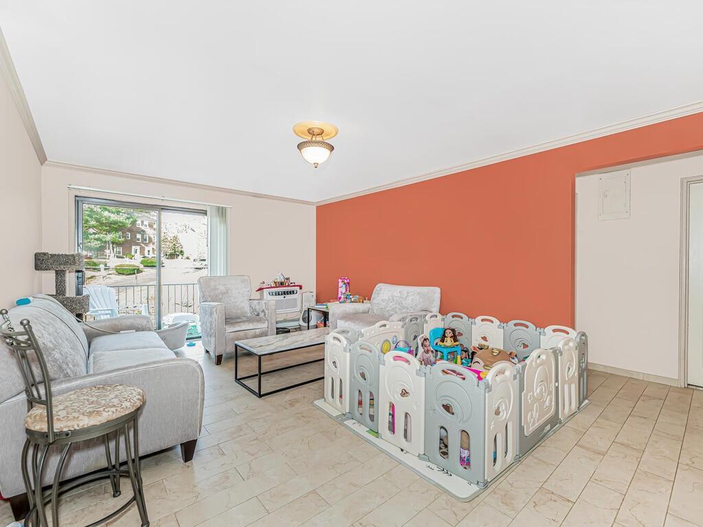 26 Fieldstone Drive # 1C, Hartsdale, NY 10530