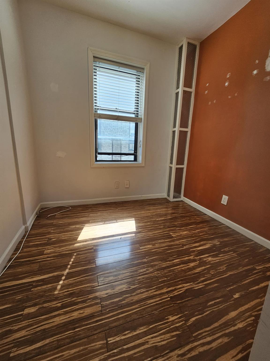 21-15 33 Street # 4G, Astoria, NY 11105