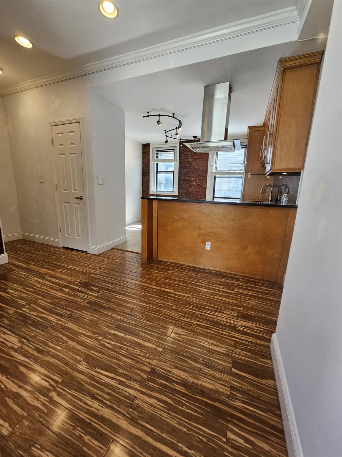 21-15 33 Street # 4G, Astoria, NY 11105