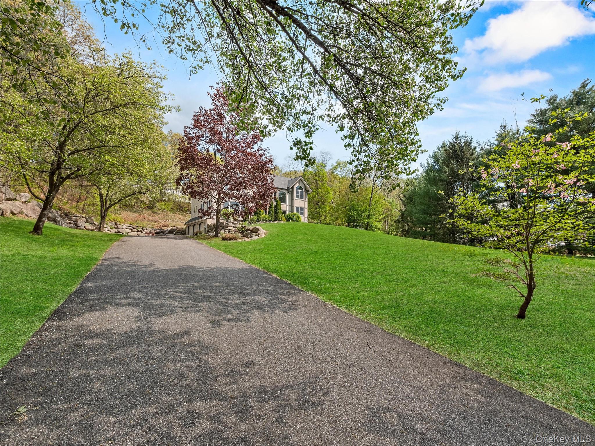 24 Table Rock Road, Tuxedo Park, NY 10987