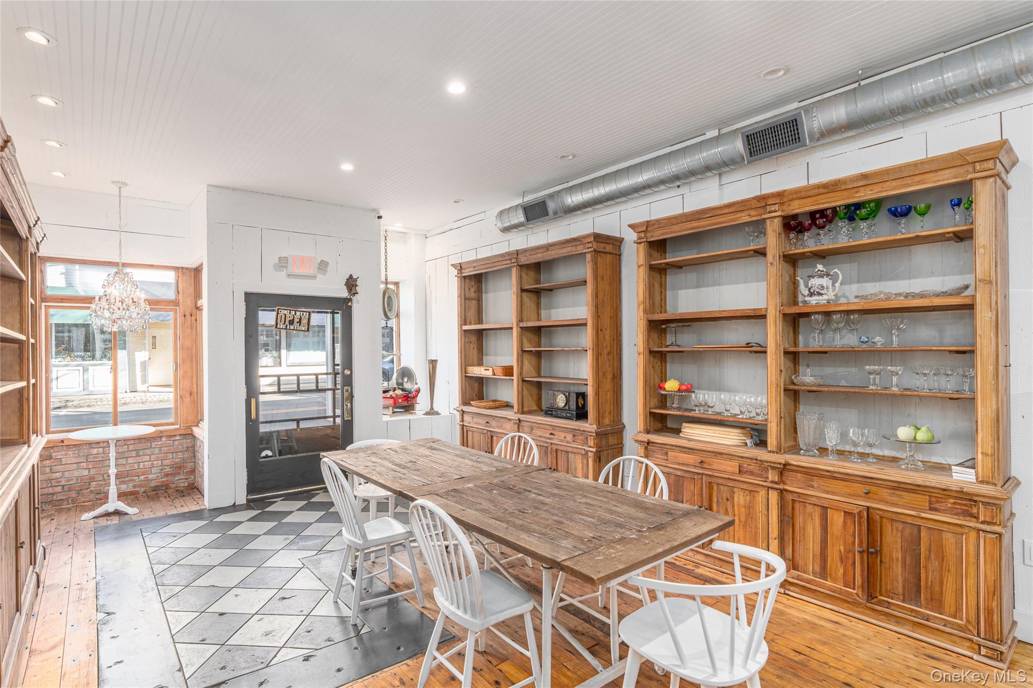 19 Front Street, Greenport, NY 11944