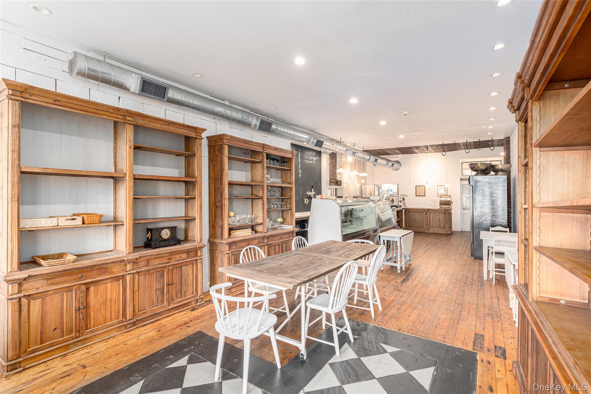 19 Front Street, Greenport, NY 11944