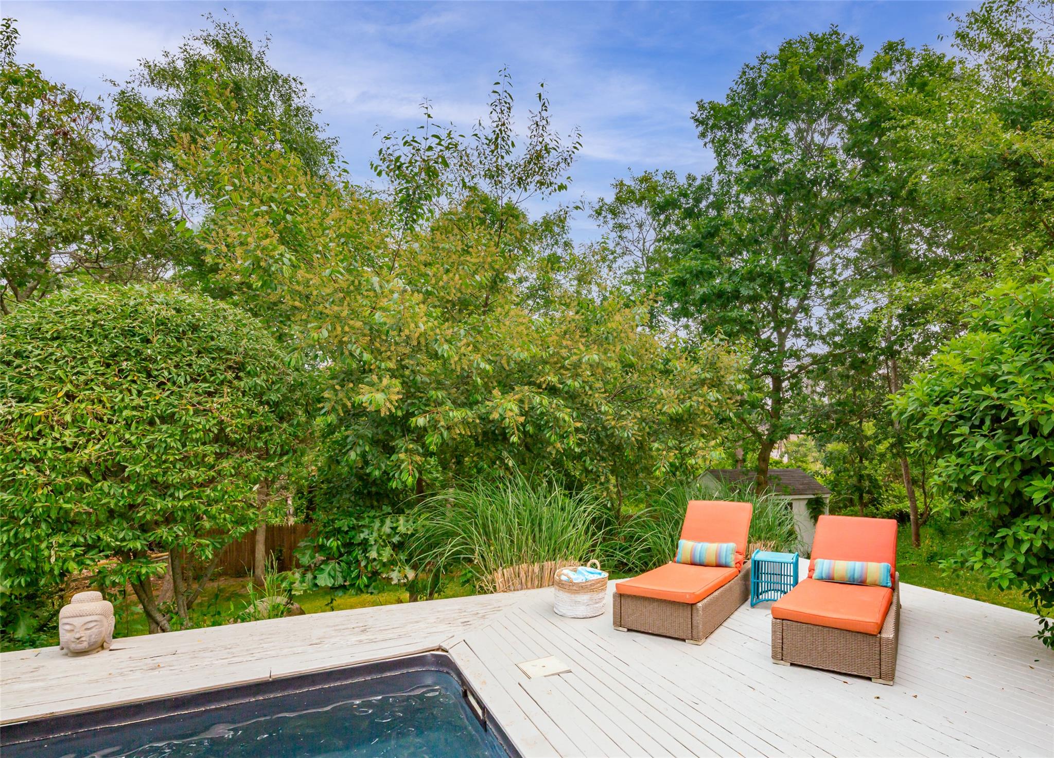 21 Hillover Road E, Hampton Bays, NY 11946