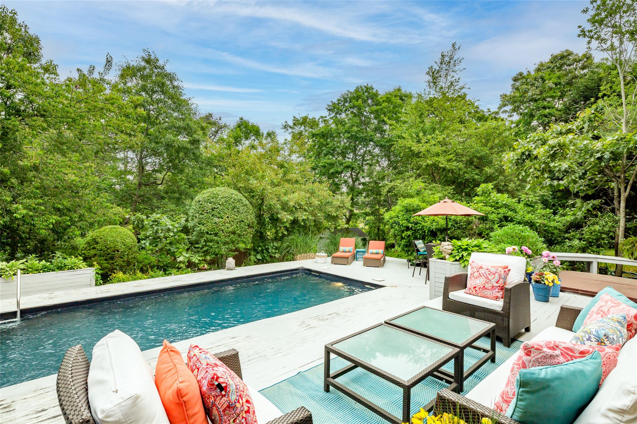 21 Hillover Road E, Hampton Bays, NY 11946