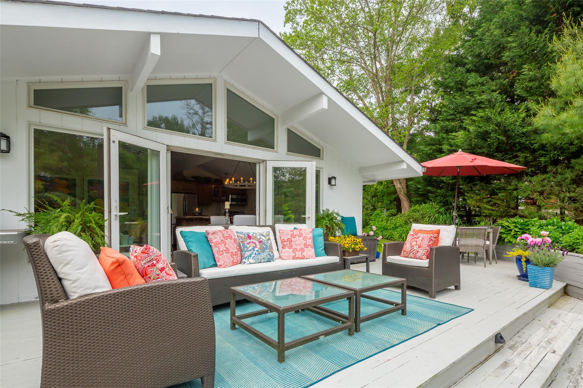 21 Hillover Road E, Hampton Bays, NY 11946