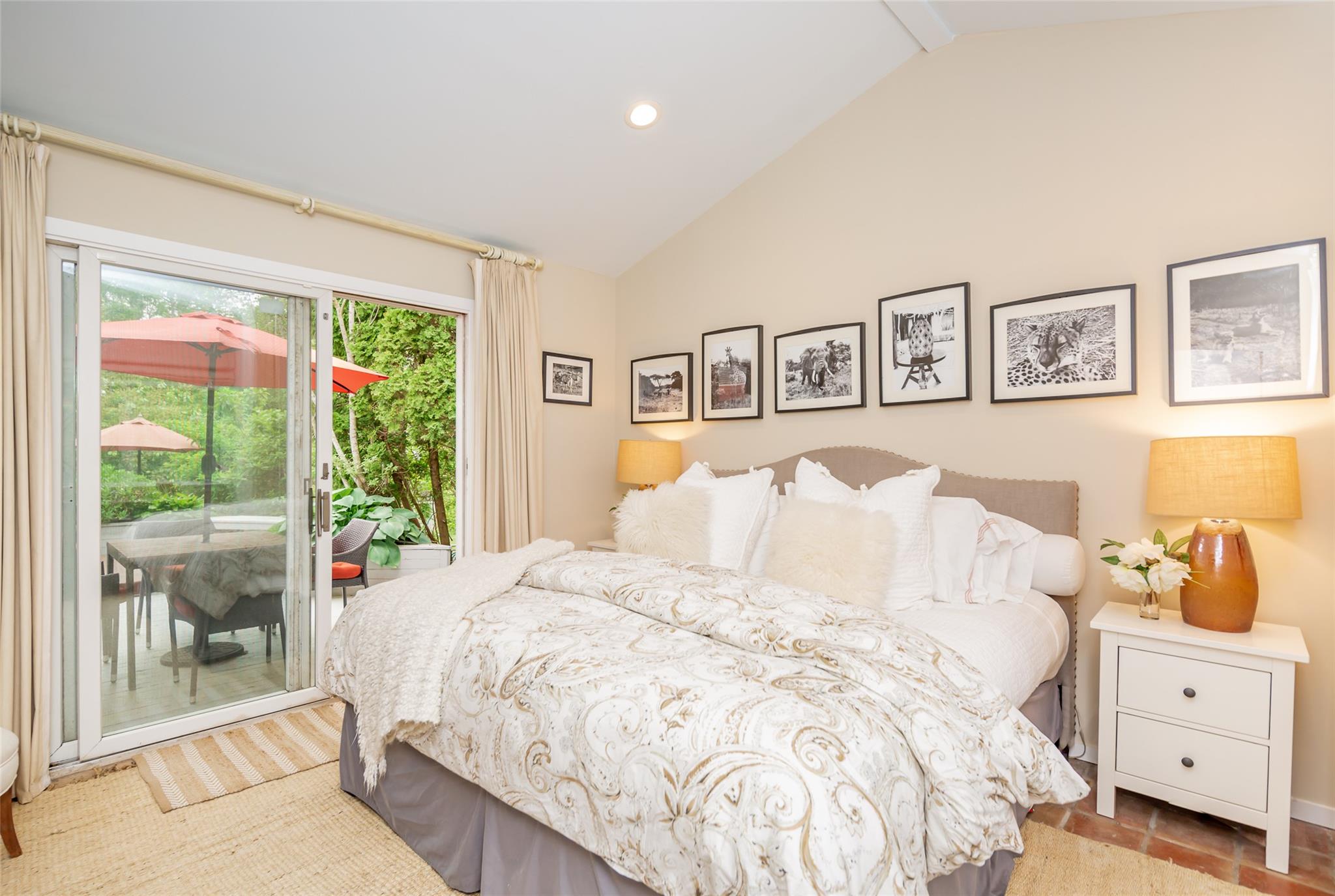 21 Hillover Road E, Hampton Bays, NY 11946