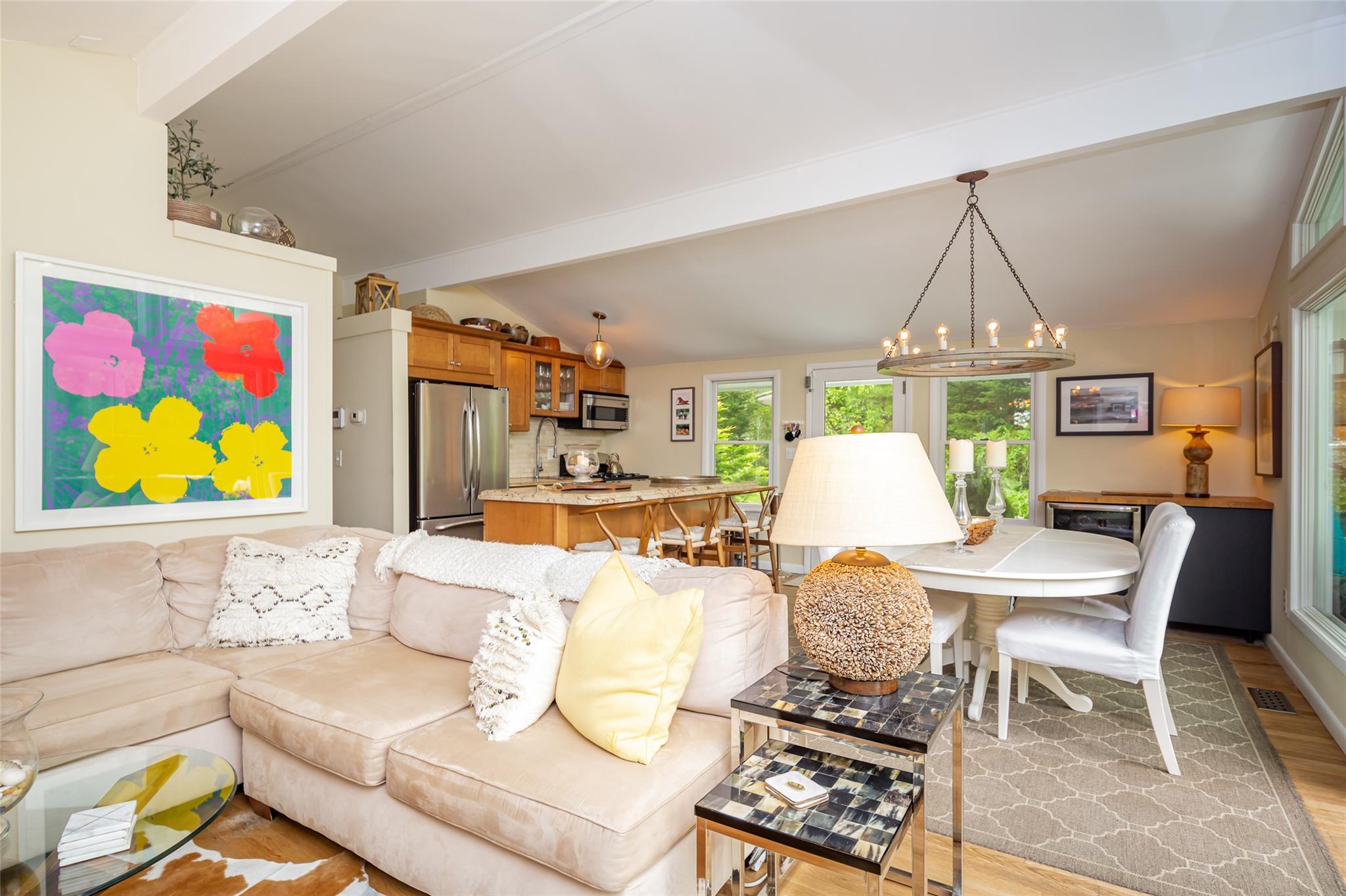 21 Hillover Road E, Hampton Bays, NY 11946