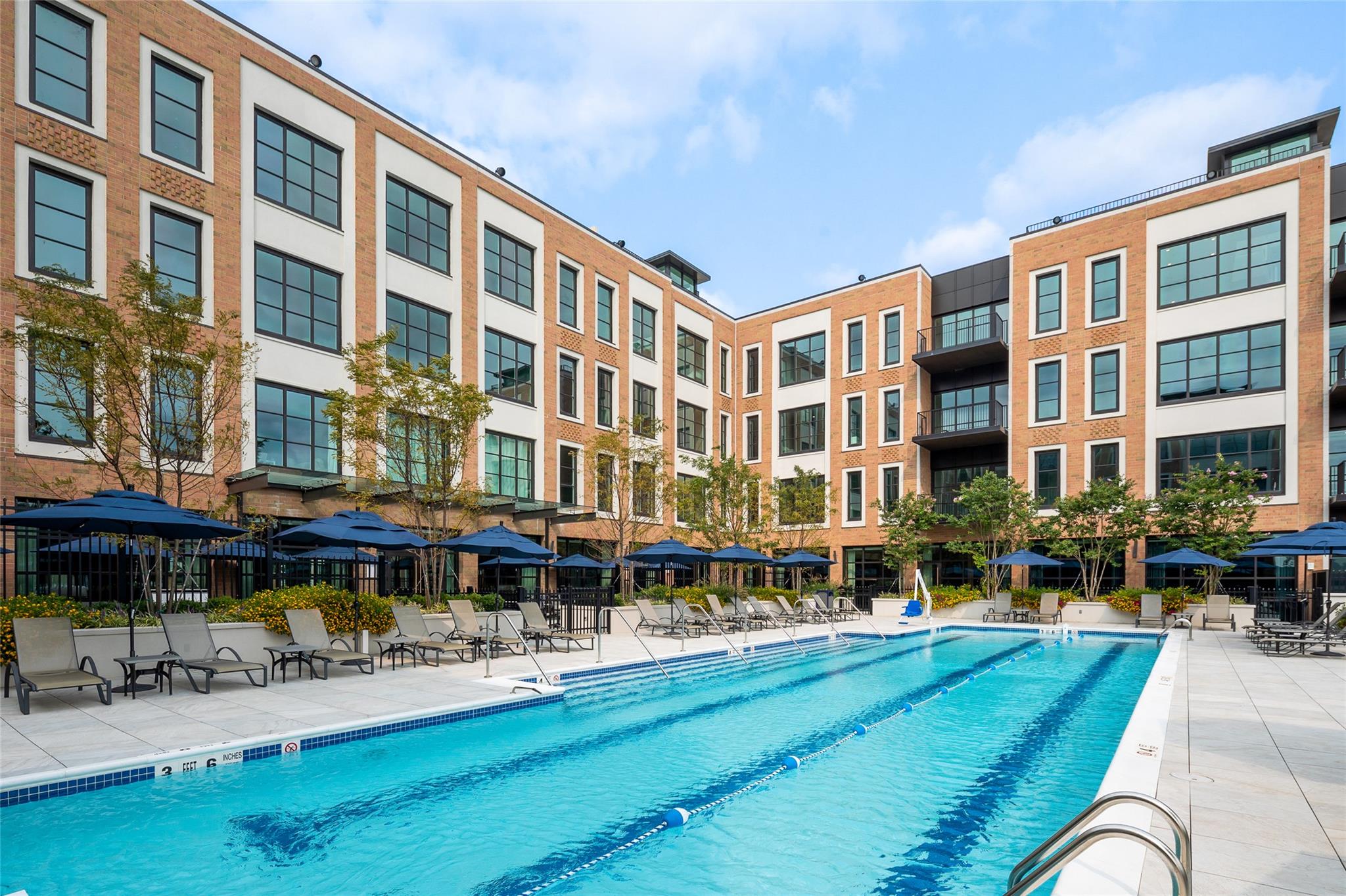 100 Garvies Point Road # 1211, Glen Cove, NY 11542