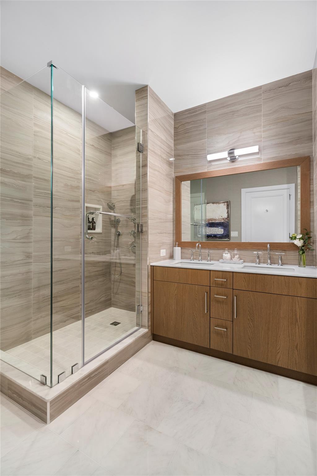 100 Garvies Point Road # 1211, Glen Cove, NY 11542