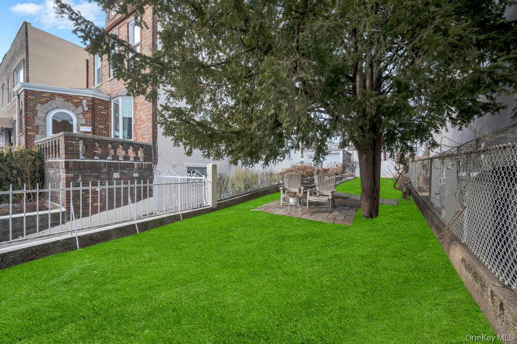 75-33 67th Road, Middle Village, NY 11379