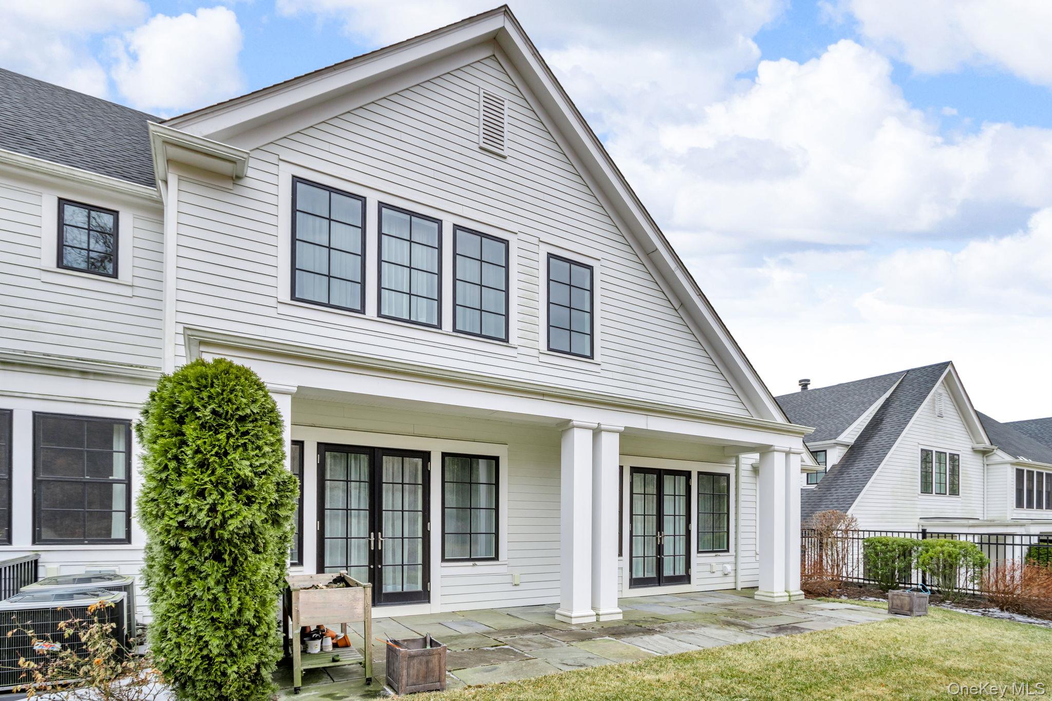 21 Honeysuckle Lane, Rye Brook, NY 10573