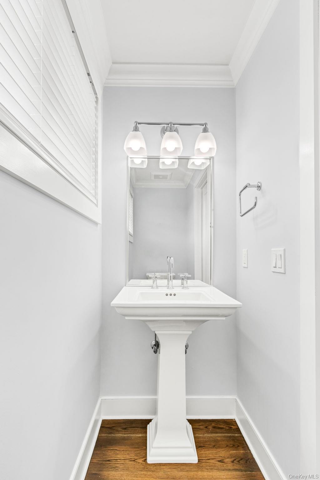 21 Honeysuckle Lane, Rye Brook, NY 10573