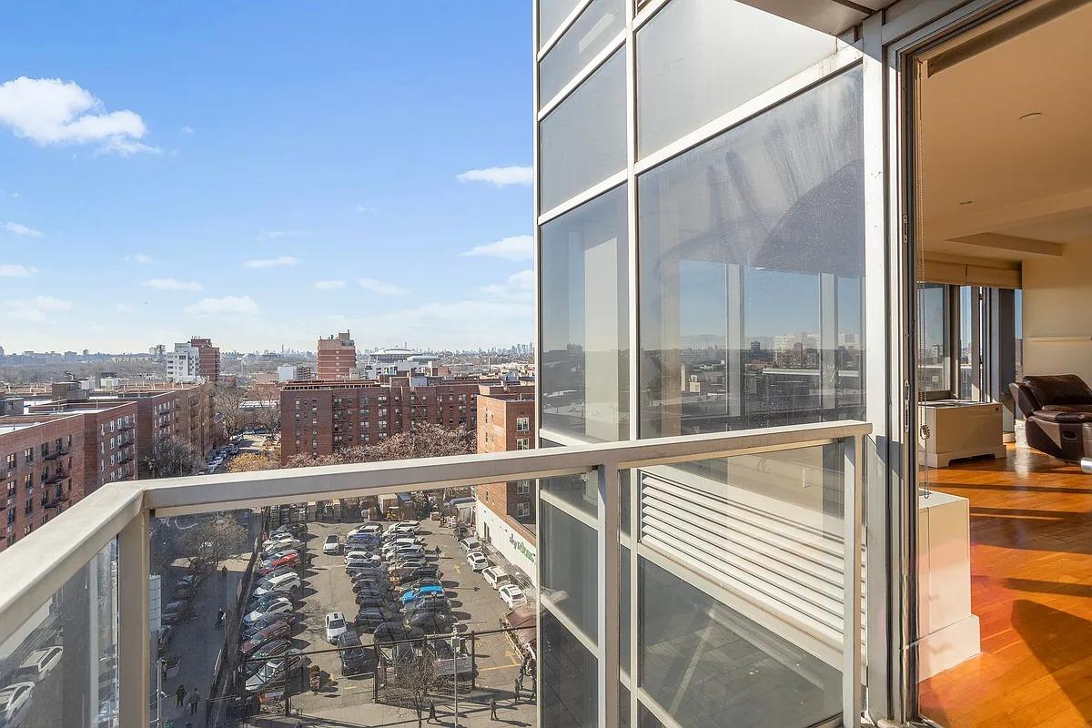4235 Main Street # 8A, Flushing, NY 11355