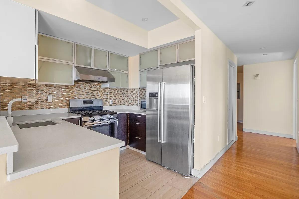 4235 Main Street # 8A, Flushing, NY 11355