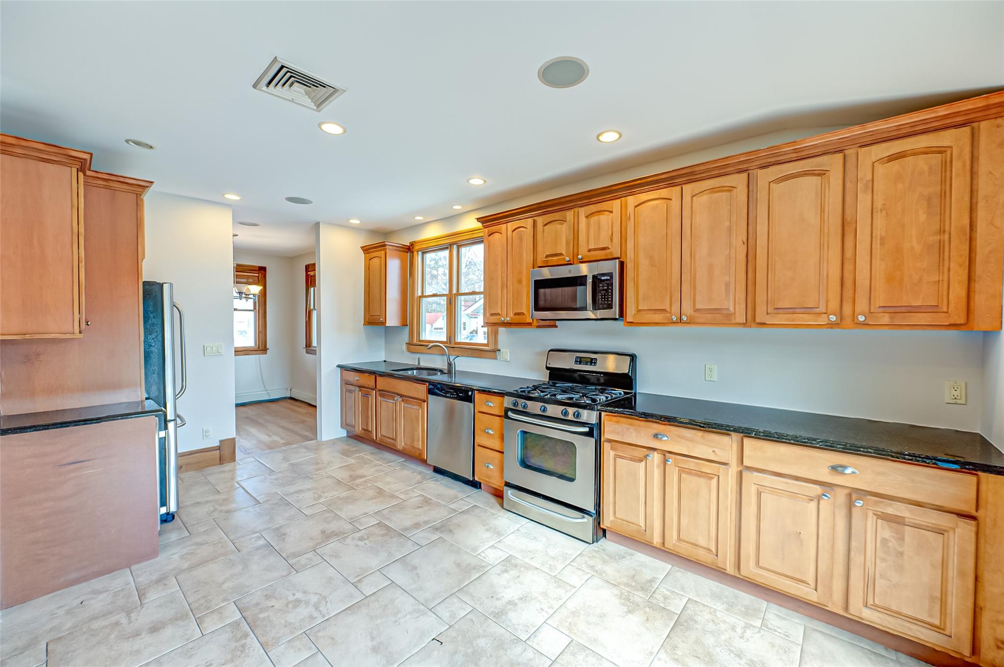 36 Spruce Street, Islip, NY 11751
