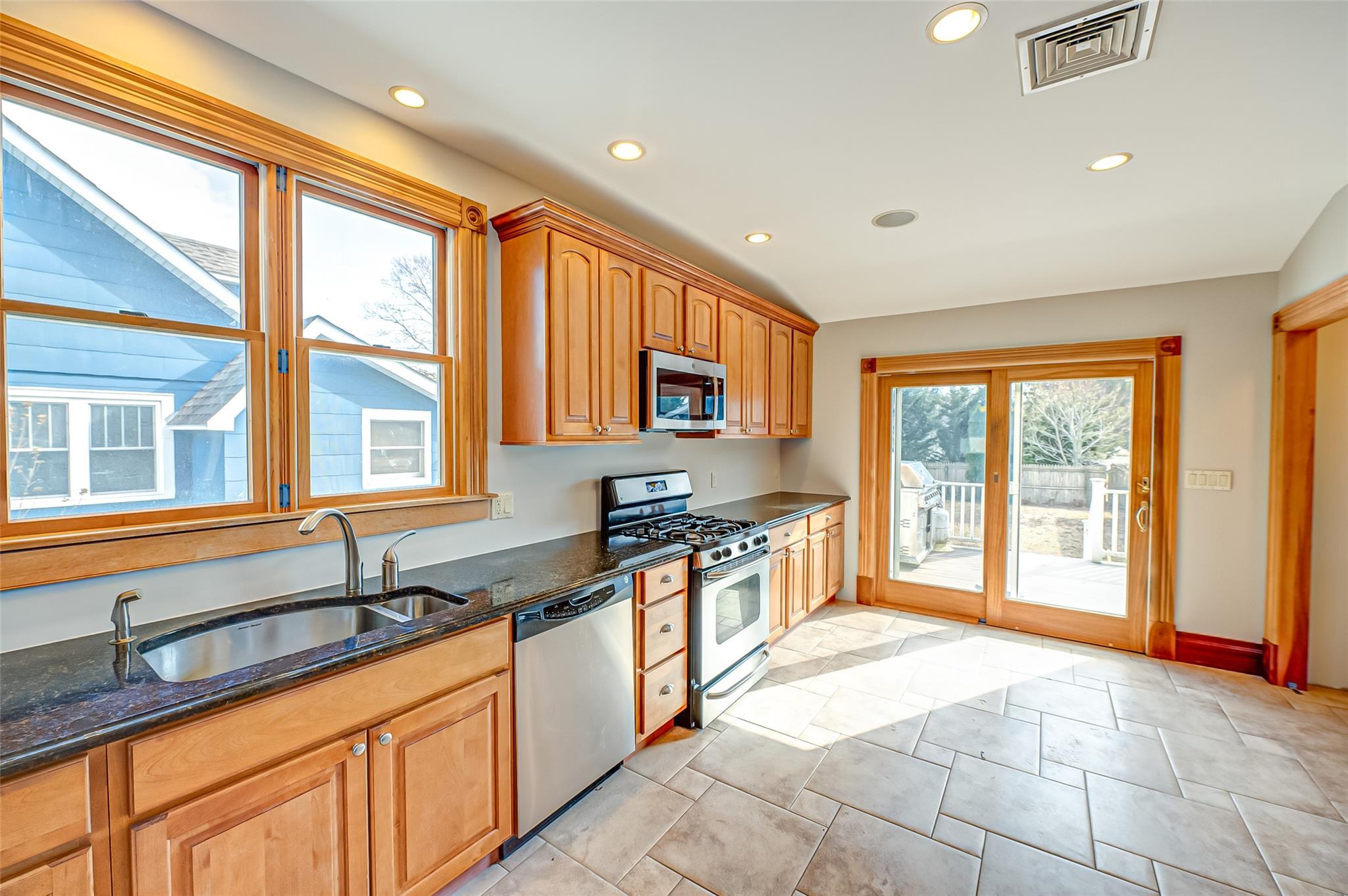 36 Spruce Street, Islip, NY 11751