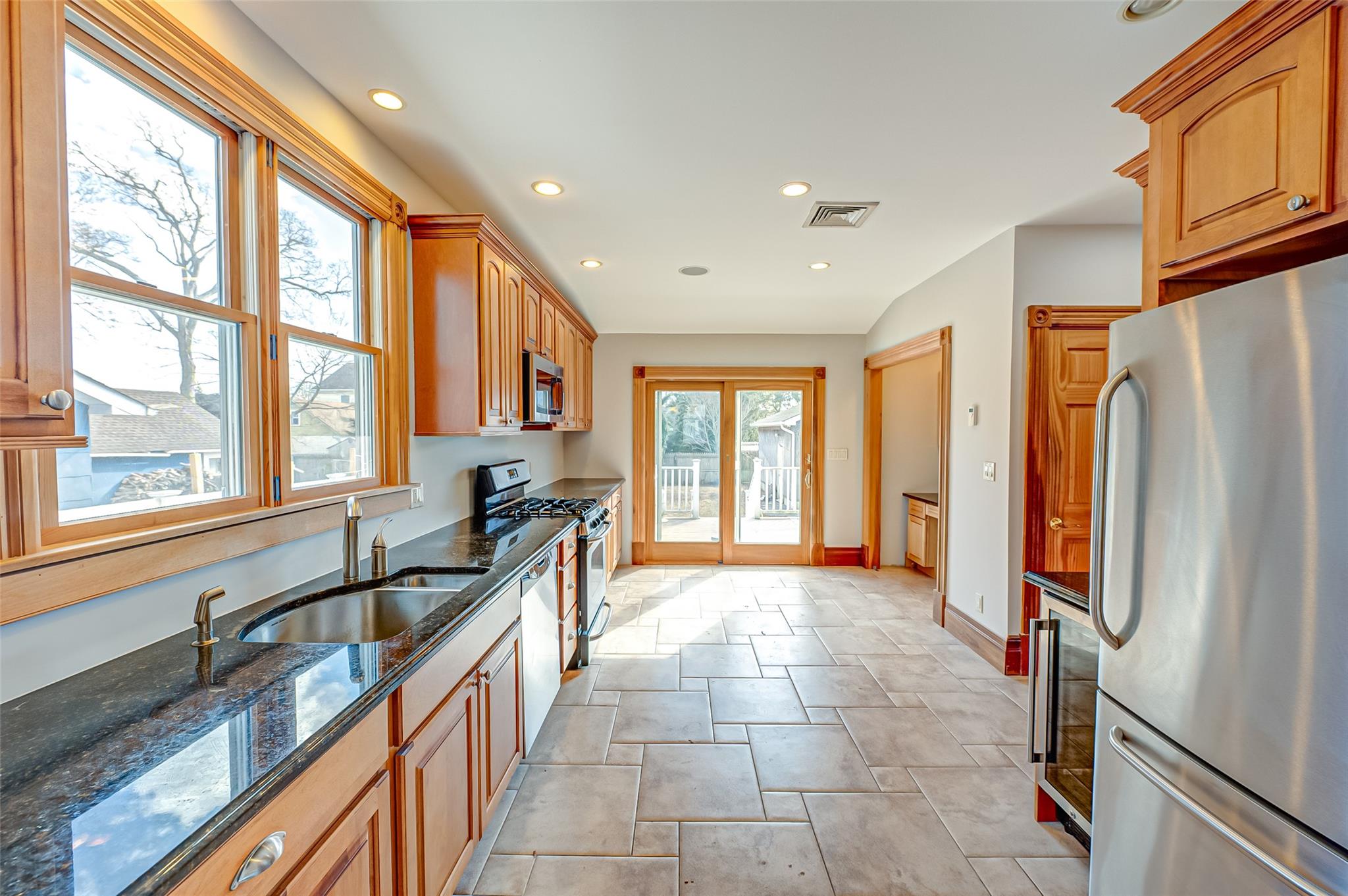 36 Spruce Street, Islip, NY 11751