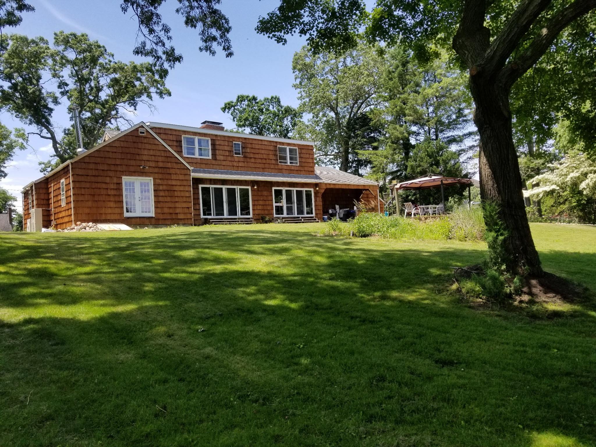 888 Pondview Road, Riverhead, NY 11901