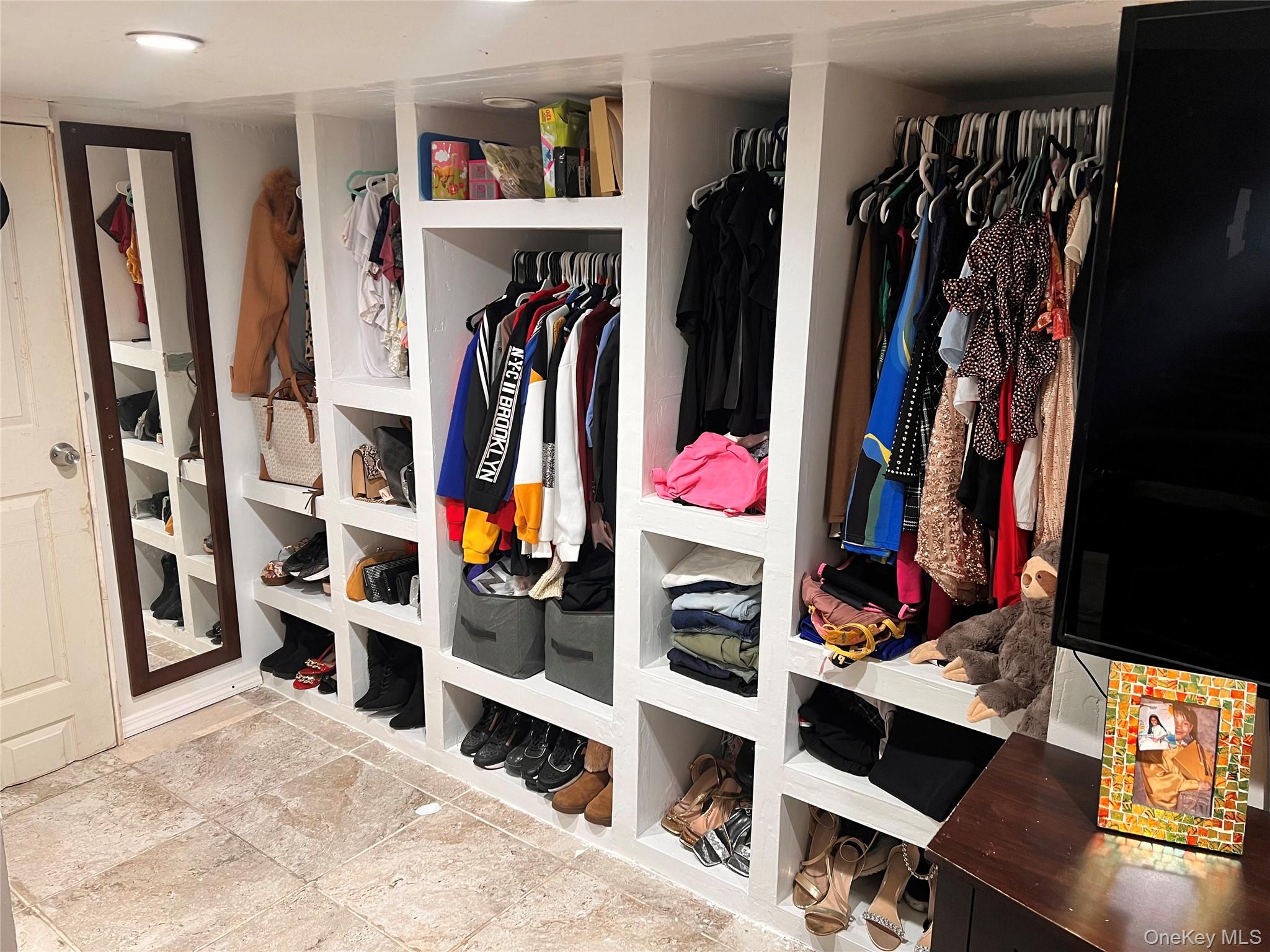 200-21 Hollis Avenue, Saint Albans, NY 11412