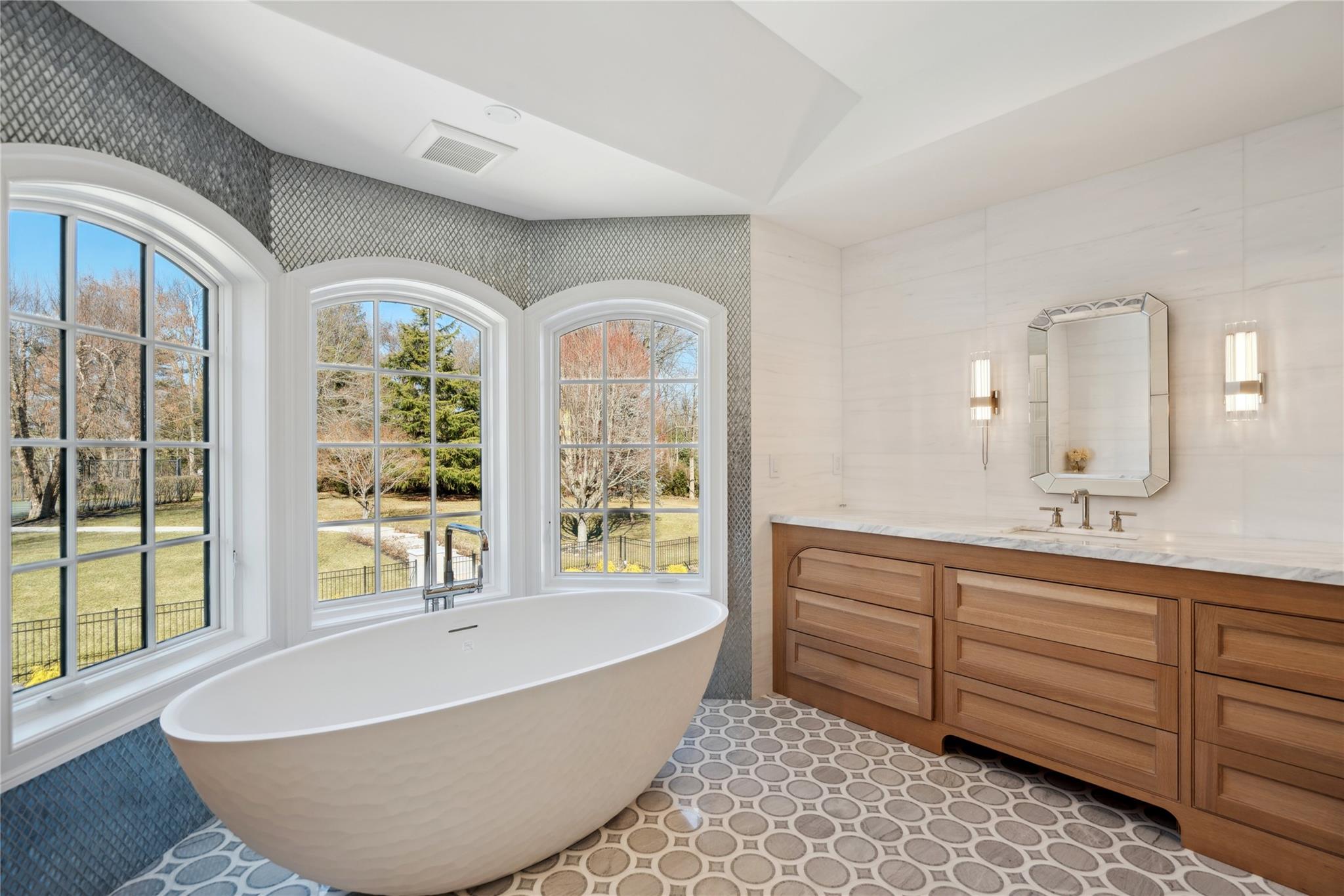 25 Longridge Lane, Old Brookville, NY 11545