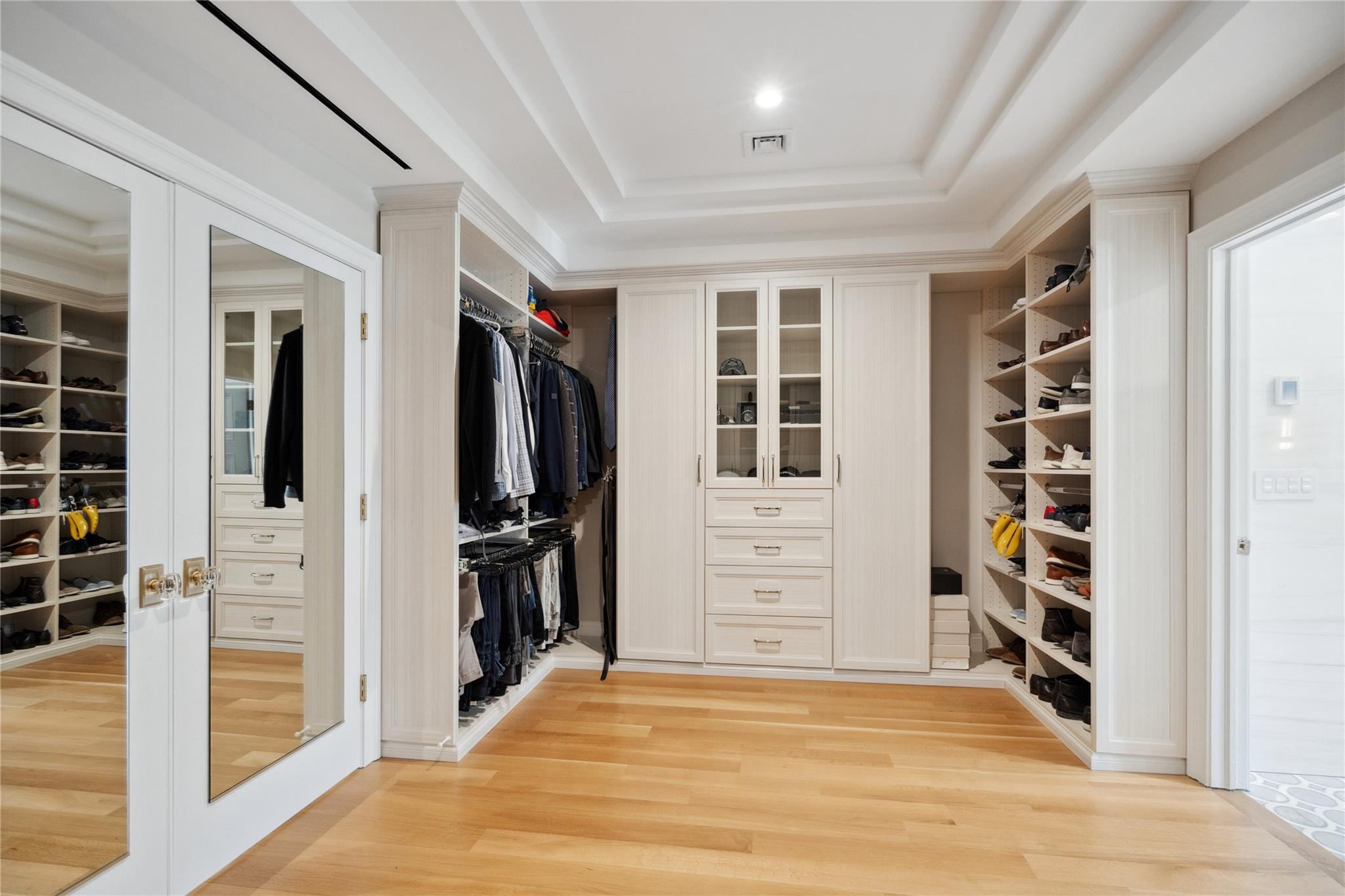 25 Longridge Lane, Old Brookville, NY 11545