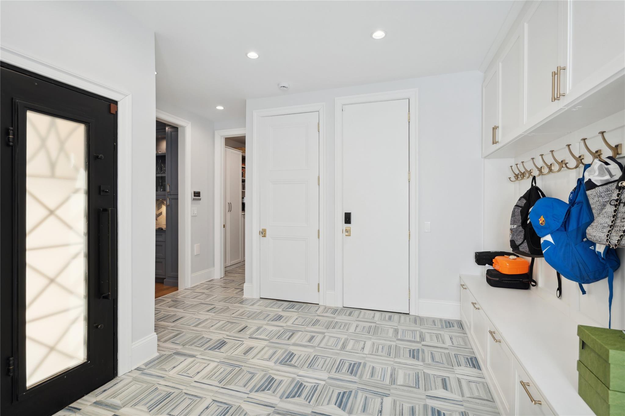 25 Longridge Lane, Old Brookville, NY 11545