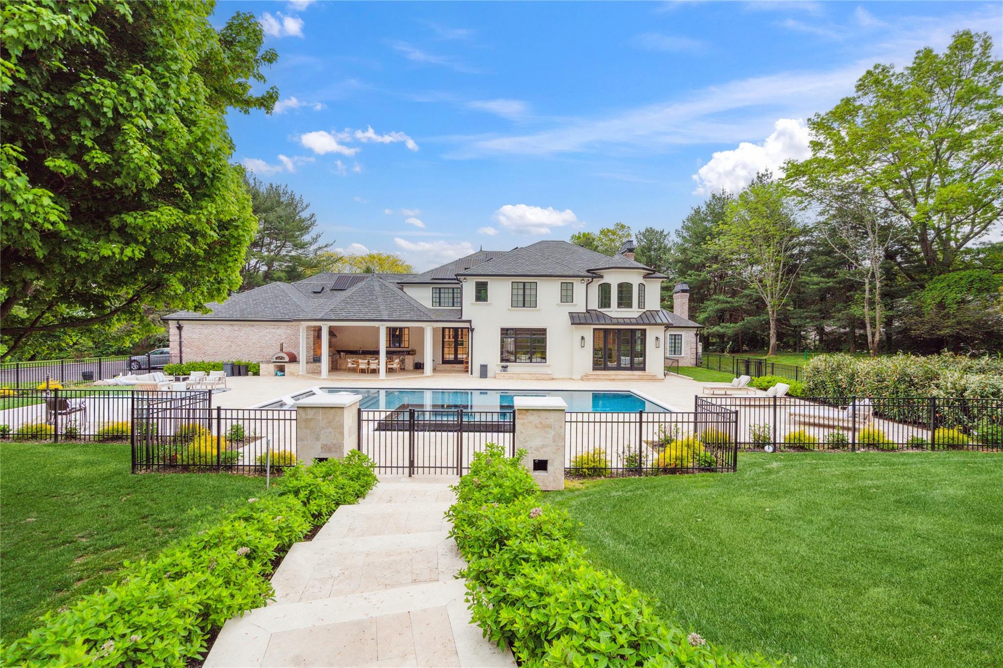 25 Longridge Lane, Old Brookville, NY 11545