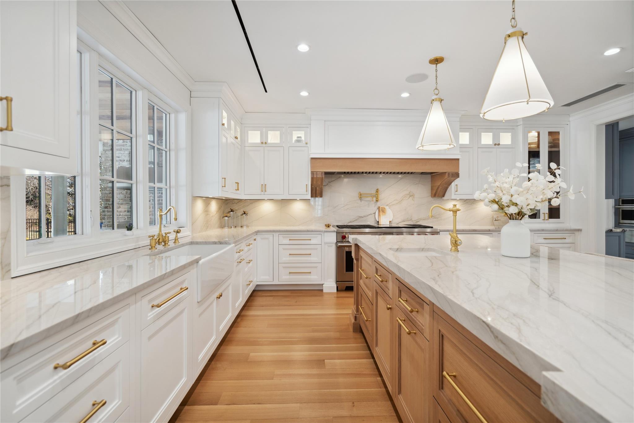 25 Longridge Lane, Old Brookville, NY 11545